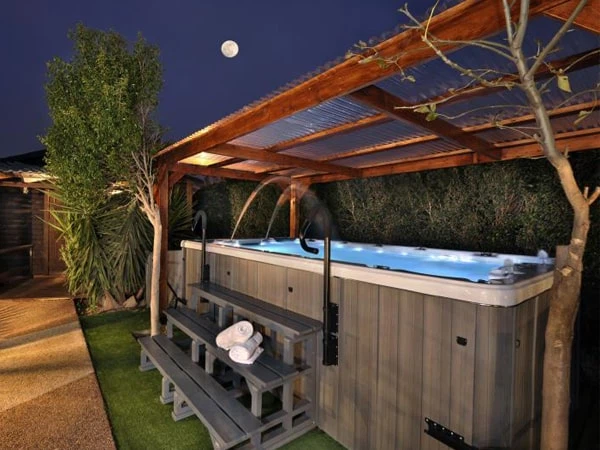 Cpompact Outdoor Hot Tub Cpompact Outdoor Hot Tub
